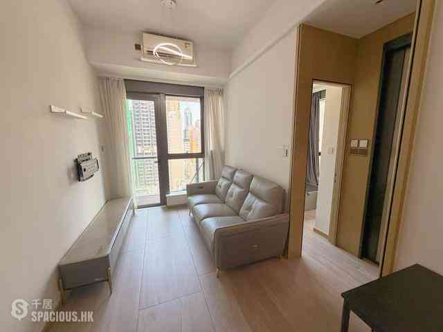Sai Ying Pun - Two・Artlane 01