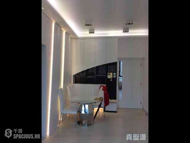 West Kowloon - The Arch Sky Tower (Block 1) 02