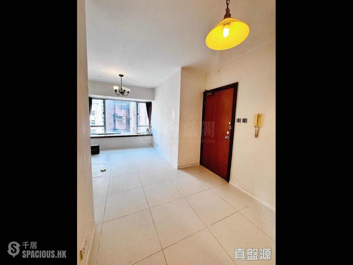 Sai Ying Pun - Wah Fai Court 01