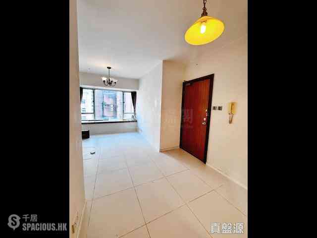 Sai Ying Pun - Wah Fai Court 01