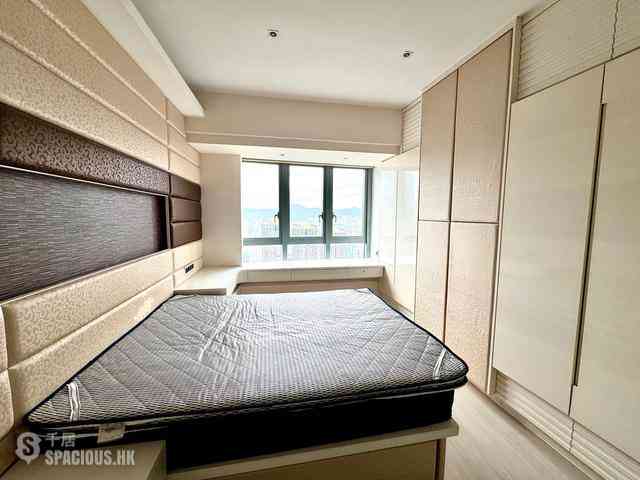 West Kowloon - The Harbourside Block 3 07