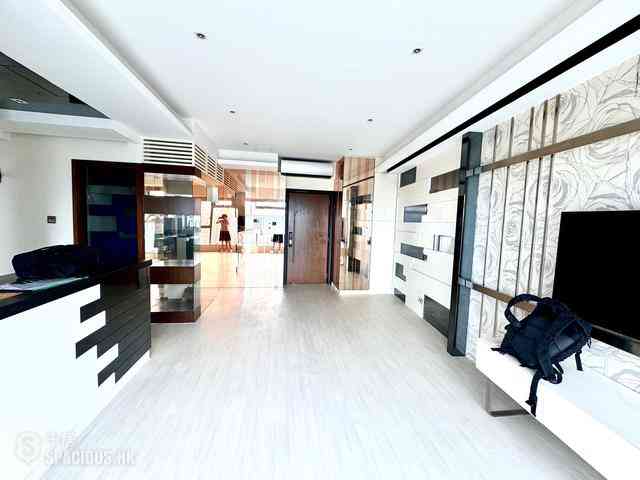 West Kowloon - The Harbourside Block 3 02