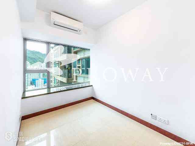 Kennedy Town - The Merton 07
