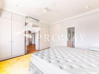 Mid Levels East - Bowen Place 08