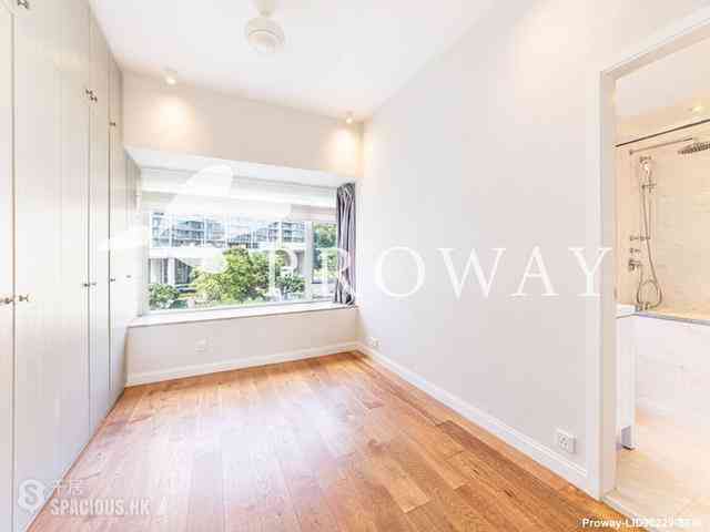 Mid Levels East - Bowen Place 10