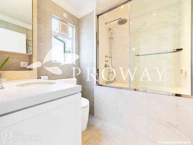 Mid Levels East - Bowen Place 11