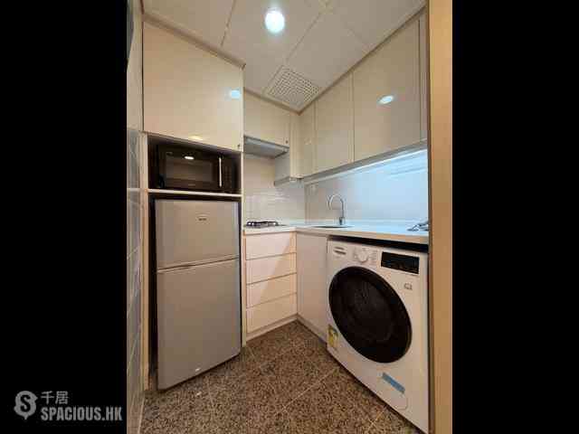 Wan Chai - Convention Plaza Apartments 02