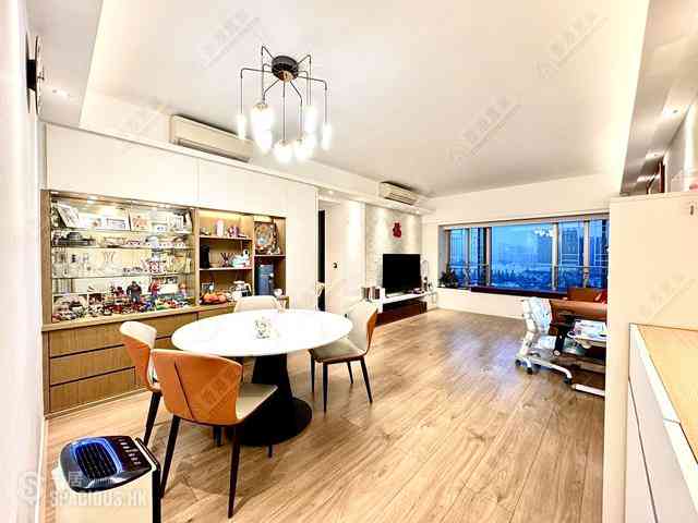 West Kowloon - Sorrento Phase 1 Block 3 01
