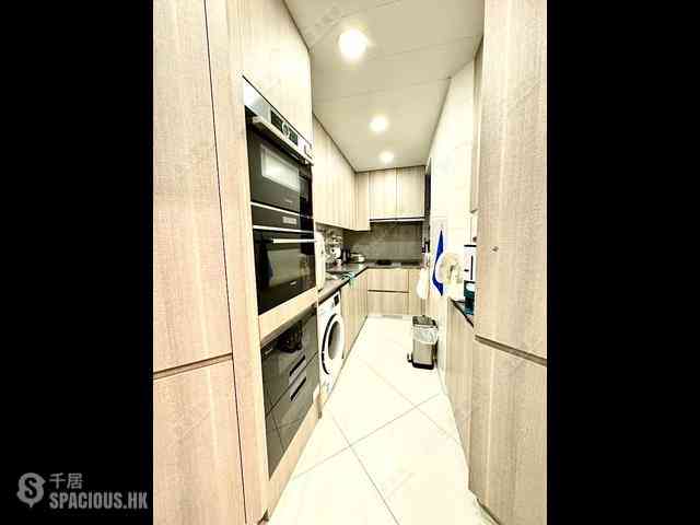 West Kowloon - Sorrento Phase 1 Block 3 07