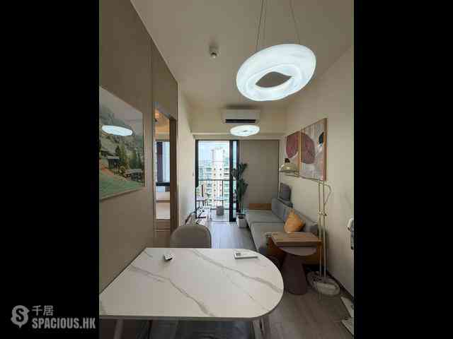 Sai Ying Pun - The Queens 02