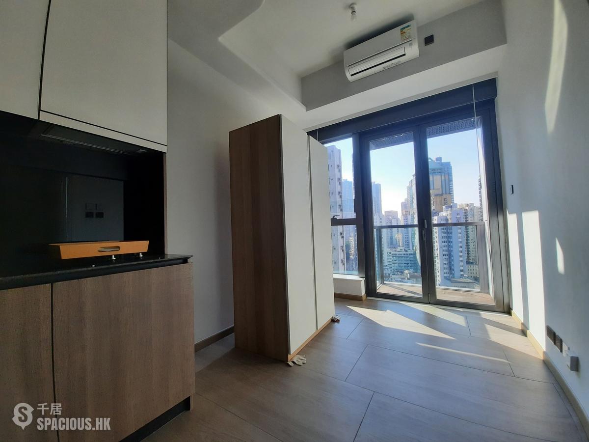 Sai Ying Pun - Two・Artlane 01
