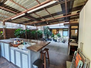 Mid Levels East - Ewan Court 02