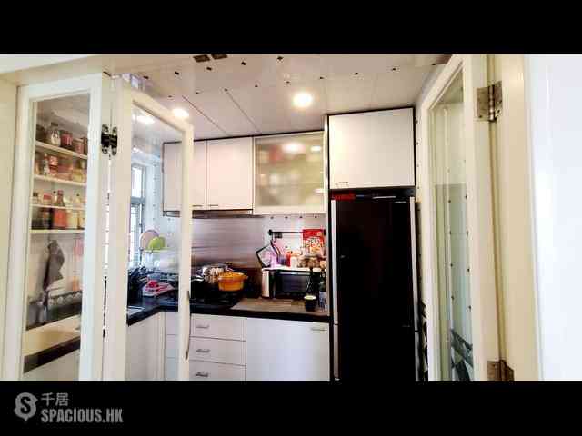 Kennedy Town - The Merton Tower 3 01