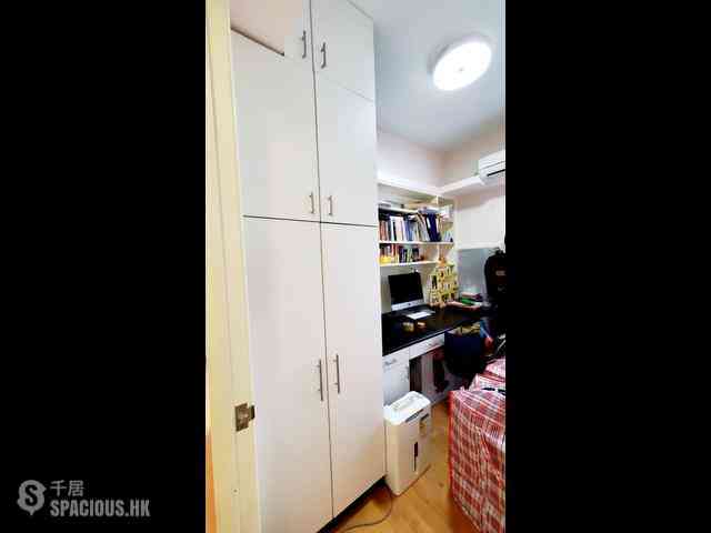 Kennedy Town - The Merton Tower 3 07