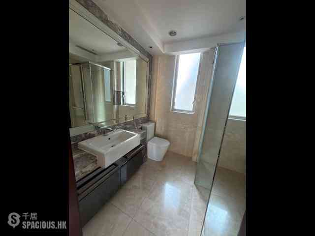 Wan Chai - The Avenue Phase 2 03