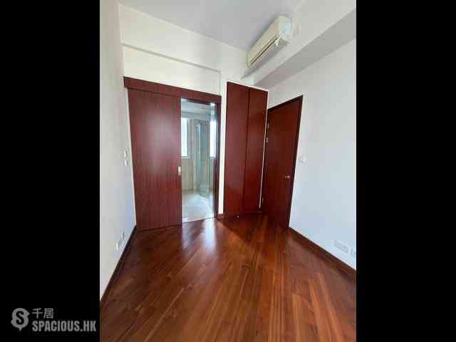 Wan Chai - The Avenue Phase 2 04