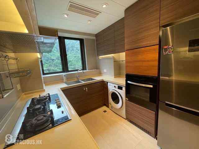 Mid Levels Central - Tavistock II 11