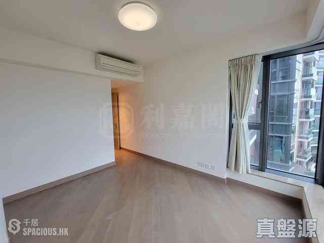 Tseung Kwan O - The Wings Ocean Wings Block 2 04