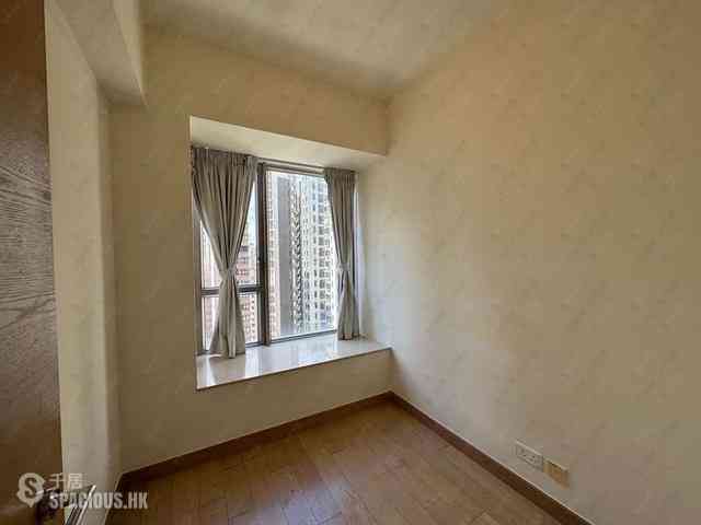 Sai Ying Pun - Island Crest 05