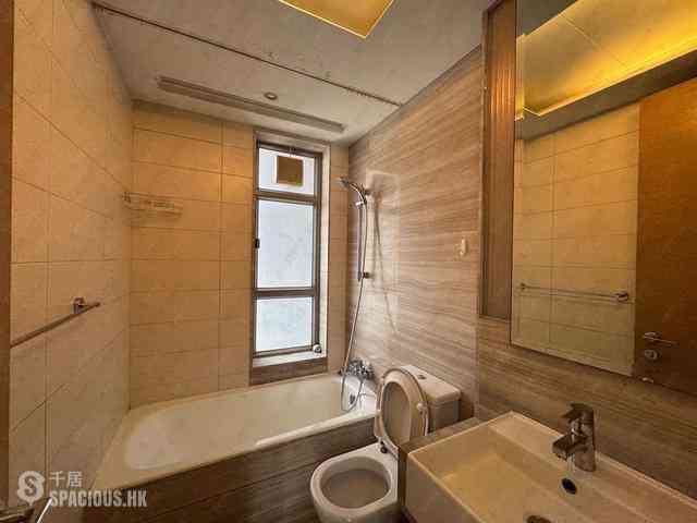 Sai Ying Pun - Island Crest 06