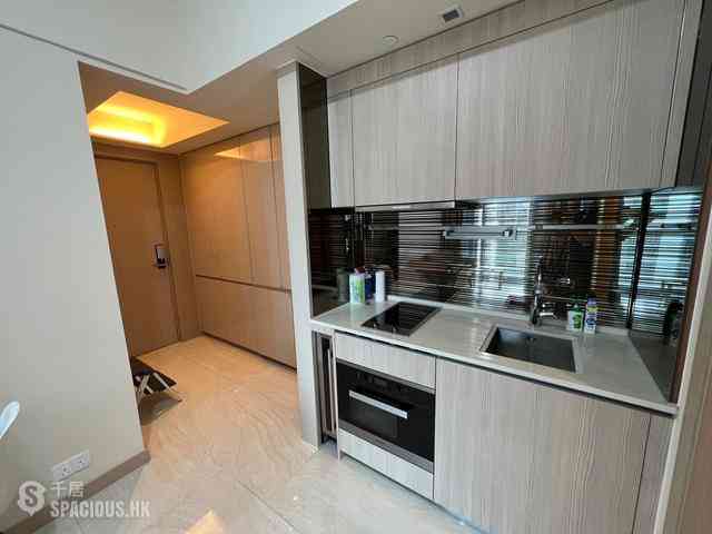 Sai Ying Pun - King's Hill 04