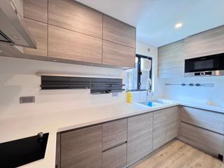 Mid Levels East - Bowen Place 04