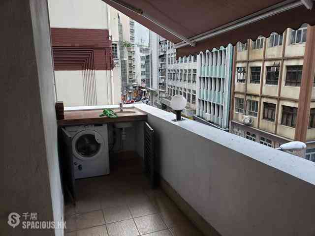 Sheung Wan - 219, Queen's Road Central 01