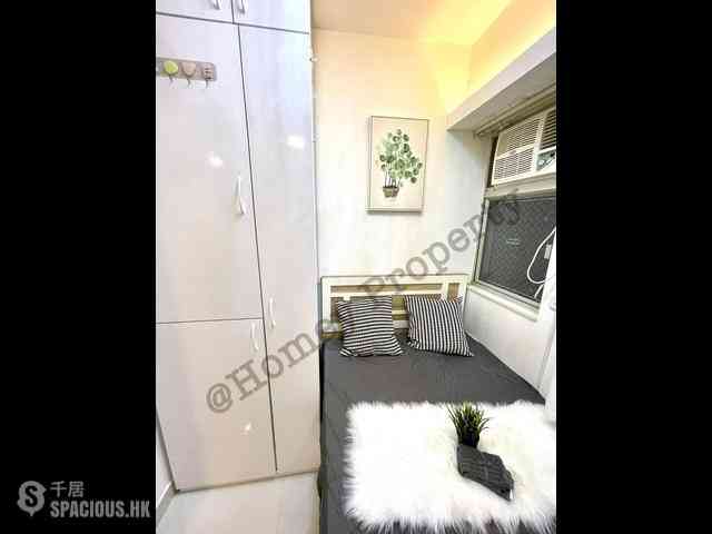Wan Chai - Hung Yip Building 02