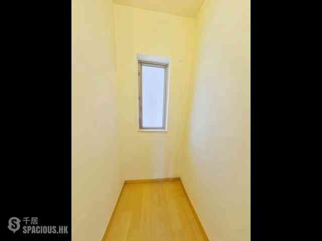 Sai Ying Pun - Island Crest Block 2 09