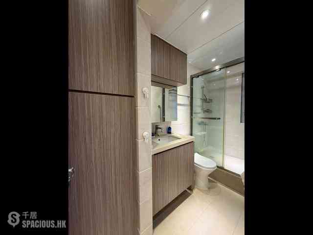 North Point - Metropole Building 06