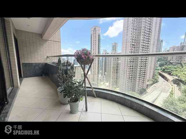 Mid Levels Central - Garden Terrace 02