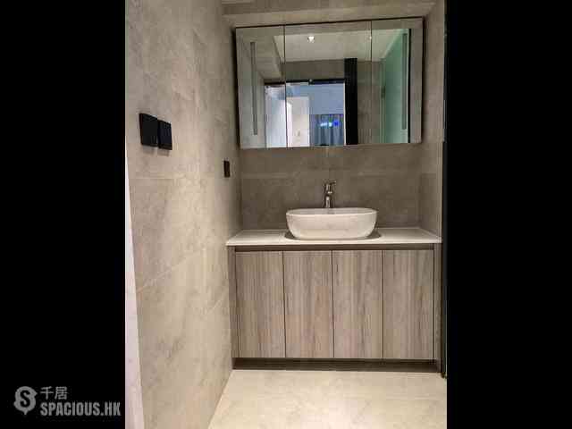 Wan Chai - Yue King Building 04