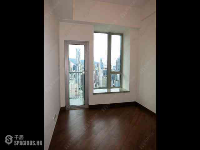 Wan Chai - The Avenue Phase 2 03