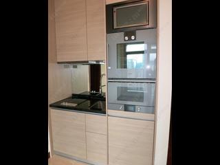 Wan Chai - The Avenue Phase 2 04
