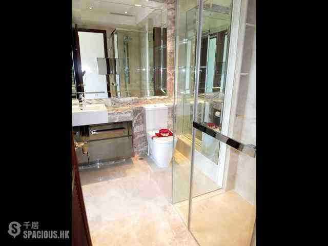 Wan Chai - The Avenue Phase 2 05