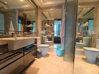 Wan Chai - The Avenue Phase 2 08