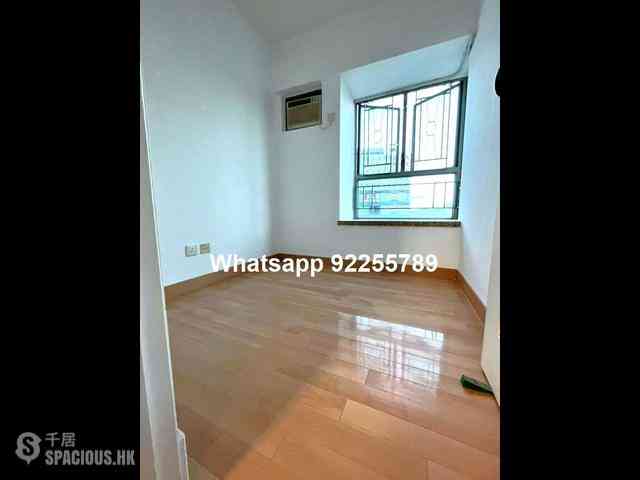 Sheung Wan - Queen's Terrace 05