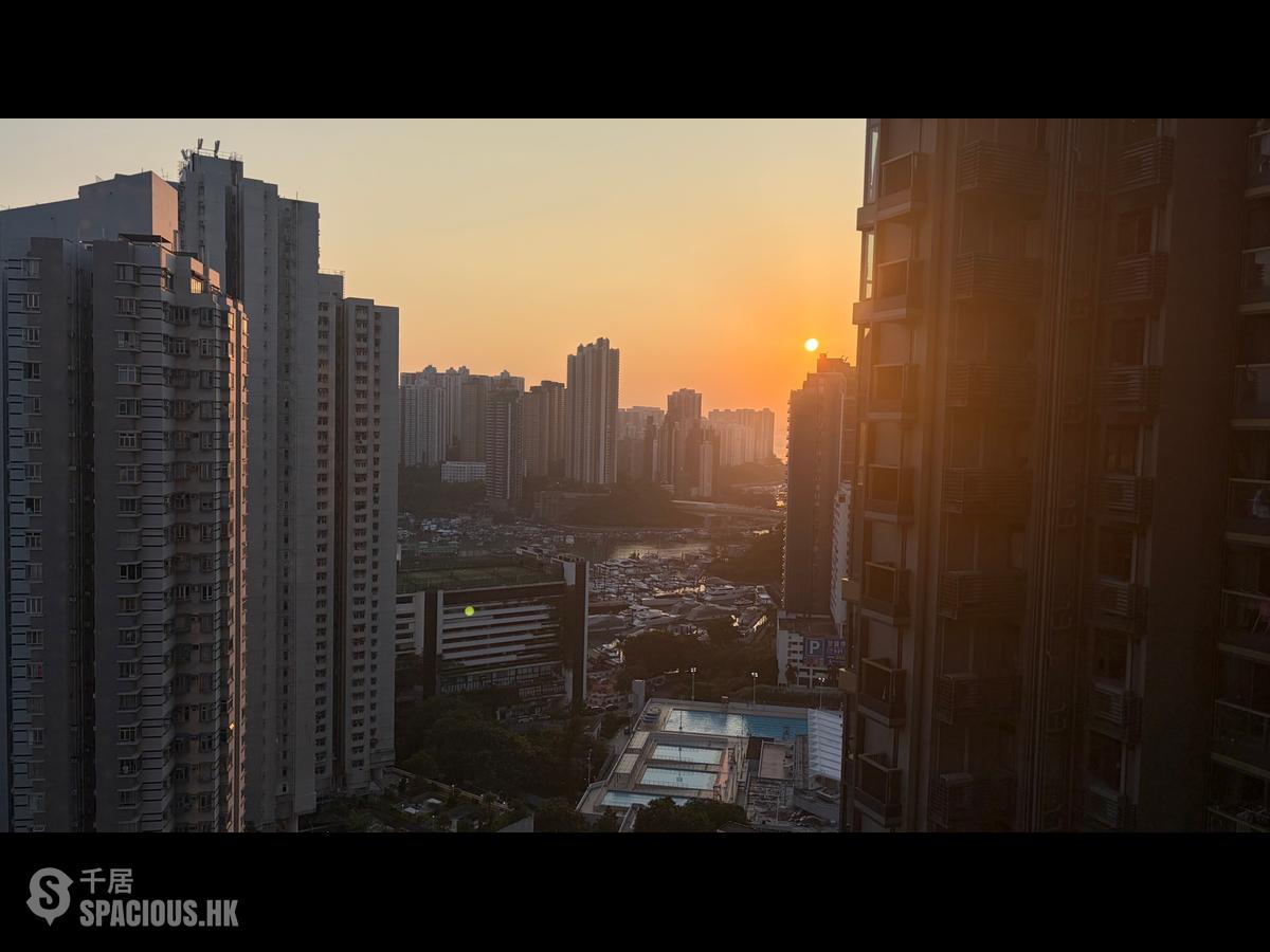 Wong Chuk Hang - The Southside Phase 1 Southland Tower 1B 01