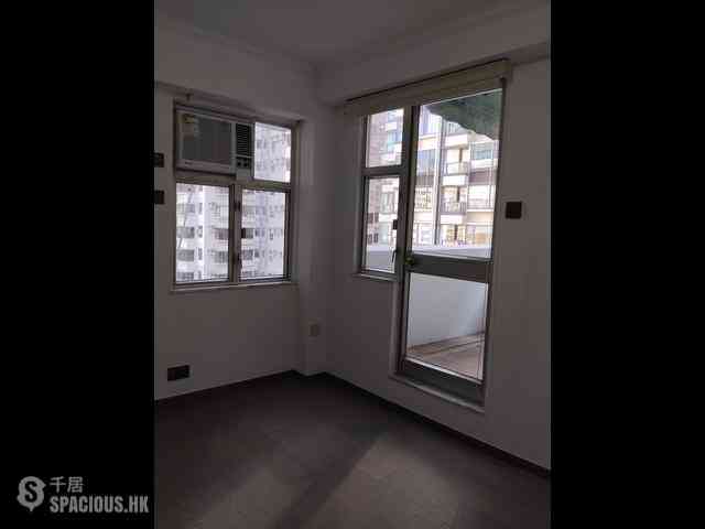 Soho - King Ho Building 01
