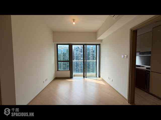 Wong Chuk Hang - The Southside Phase 1 Southland Tower 2A 01