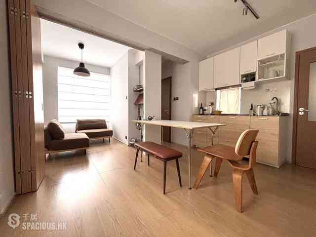 Mid Levels Central - Woodlands Court 01