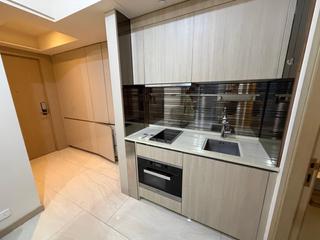 Sai Ying Pun - King's Hill 02
