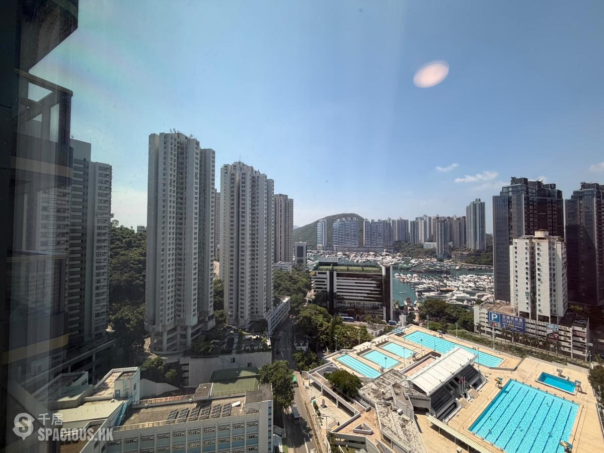 Wong Chuk Hang - The Southside Phase 2 La Marina Tower 1A 01