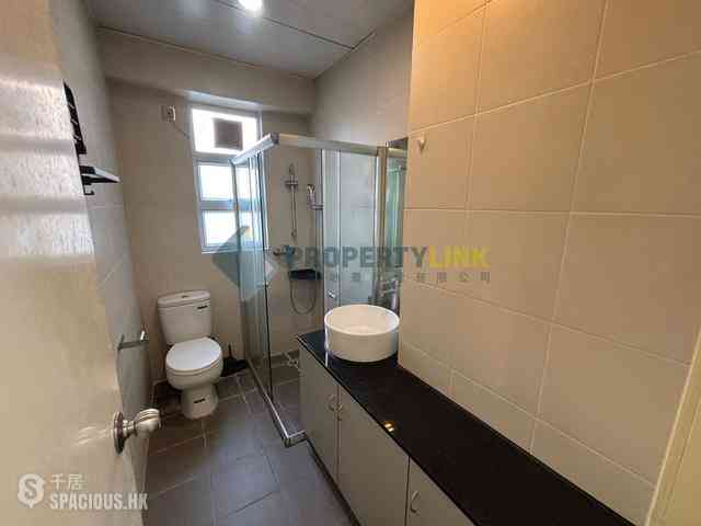 Mid Levels West - Bonanza Court 04