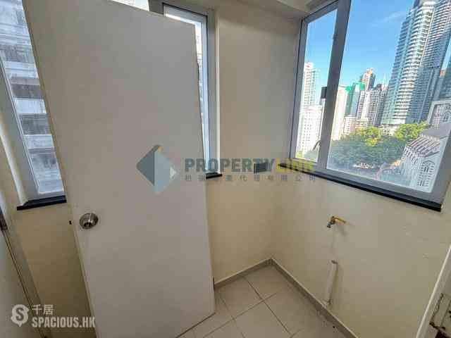 Mid Levels West - Bonanza Court 09