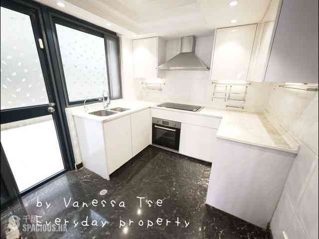 Clear Water Bay - Hillview Court 05