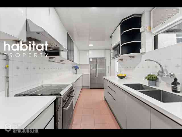 Mid Levels Central - Brewin Court 09
