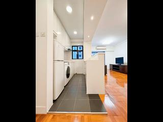 Mid Levels Central - The Grand Panorama 03