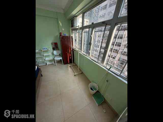 Sheung Wan - Des Voeux Building 01