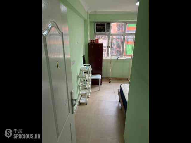 Sheung Wan - Des Voeux Building 03